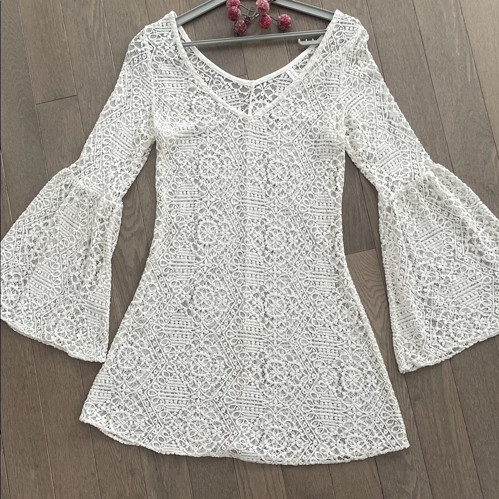 PilyQ Barcelona White Sheer Knit Crochet Look V Neck Bell Sleeve Cover Up XS